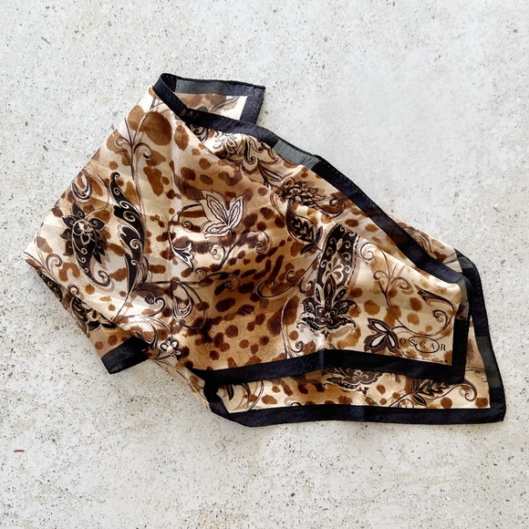🐆 Vintage OSCAR DE LA RENTA Silk Scarf - Picture 3 of 3